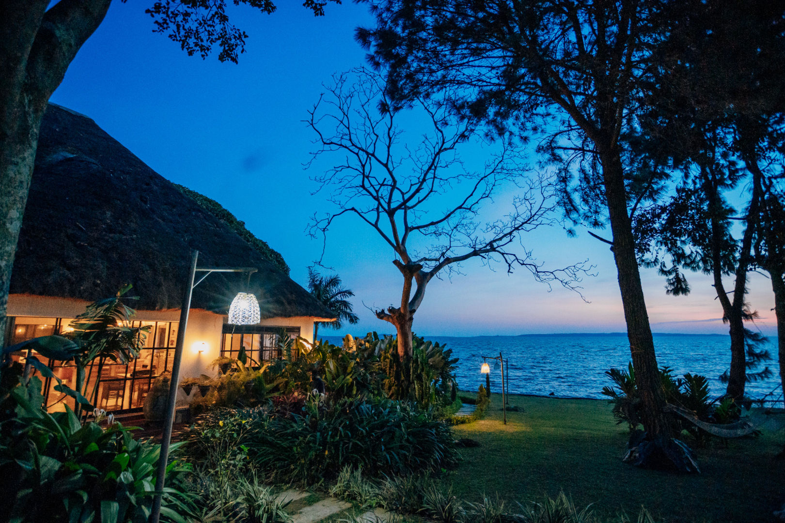 NezaClub Lakeside Retreat